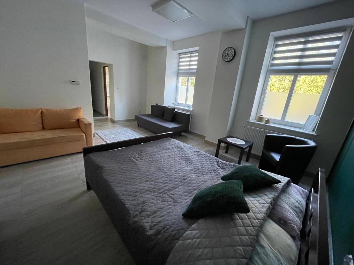 Apartamenty Trzciana ジェシュフ エクステリア 写真